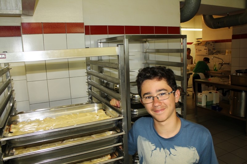 Village Camps International Summer Camp Leysin, Switzerland 2026-08-15 https://www.villagecamps.com/journals_admin/images/685-42-intlnightprep (33).jpg
